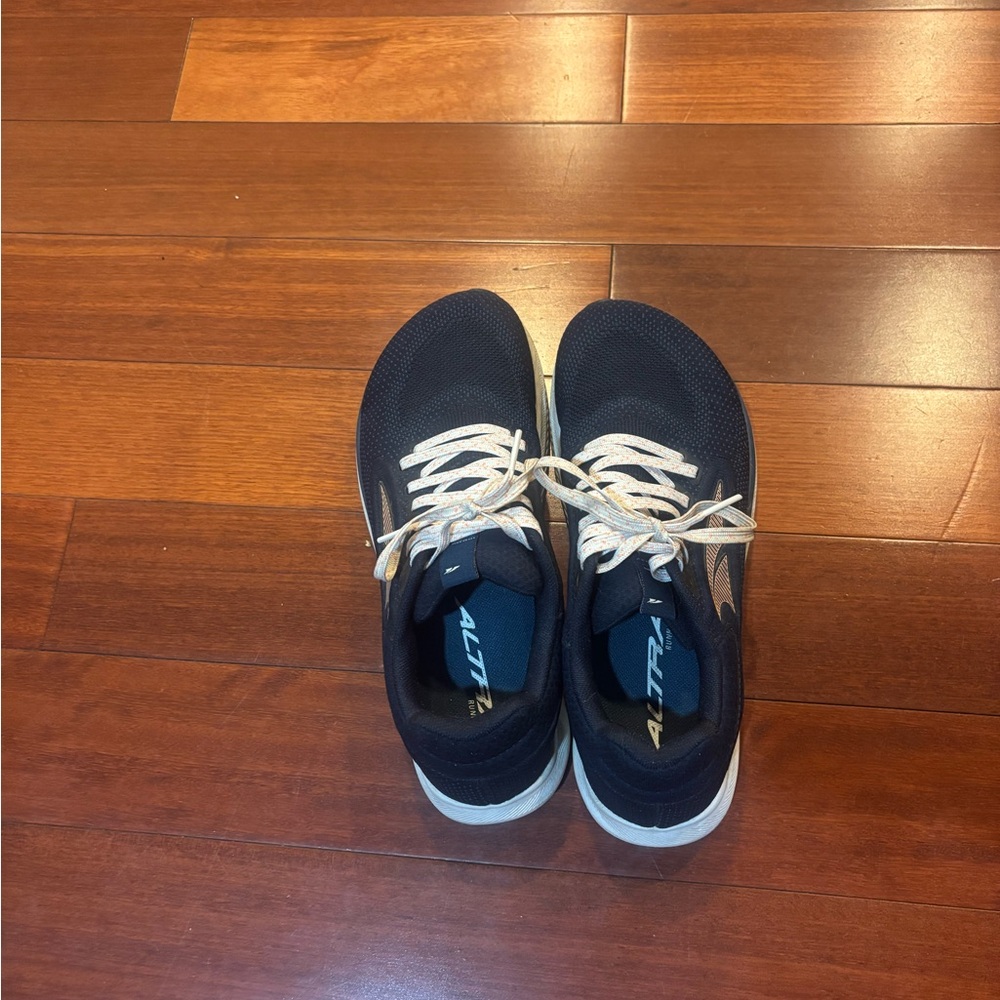 Altra Women’s Dark Blue Athletic Shoes